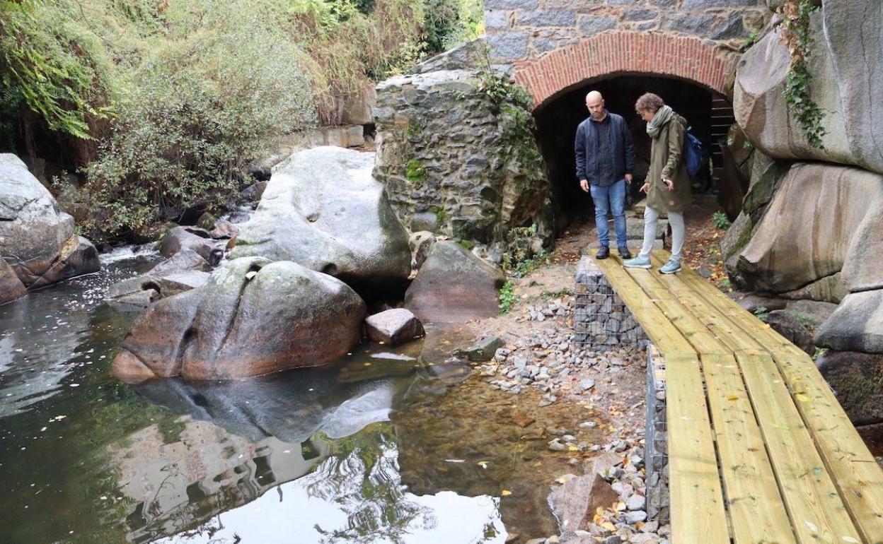 Supervisión de las reformas hechas en la Senda de los Molinos, en la capital segoviana. 