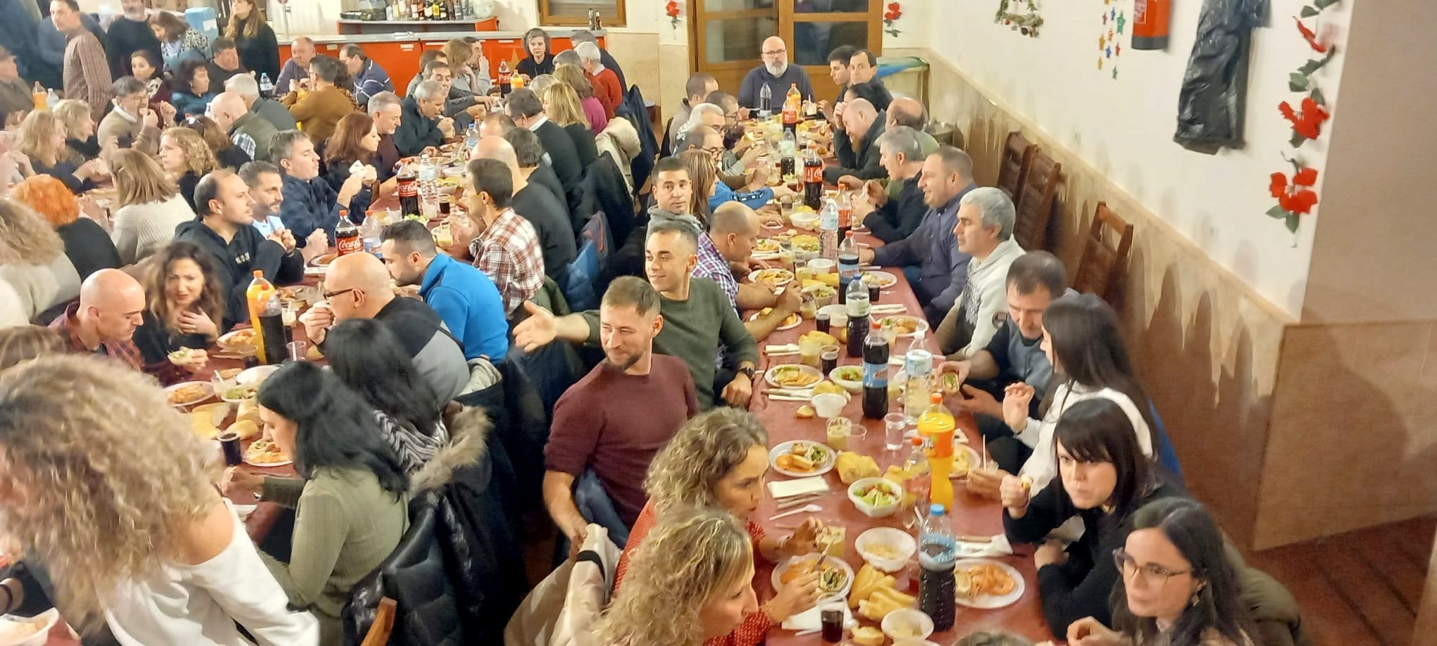 La cena de hermandad congregó a más de 150 vecinos en Castrillo de Don Juan