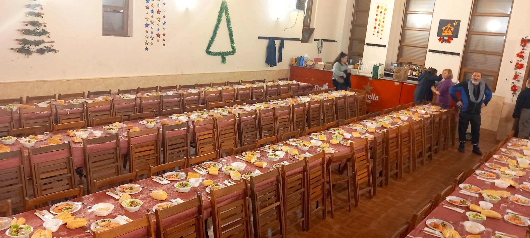 La cena de hermandad congregó a más de 150 vecinos en Castrillo de Don Juan