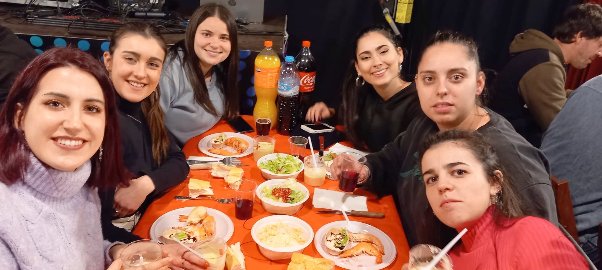 La cena de hermandad congregó a más de 150 vecinos en Castrillo de Don Juan