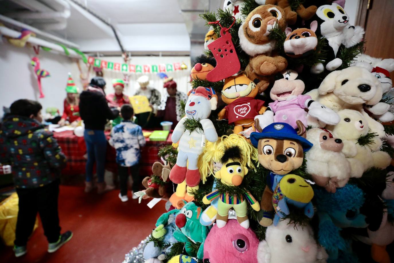 Cerca de 500 niños de 290 familias vulnerables de Valladolid, recibieron sus regalos de Reyes gracias a la plataforma 'Entre Todos Ayudamos' 