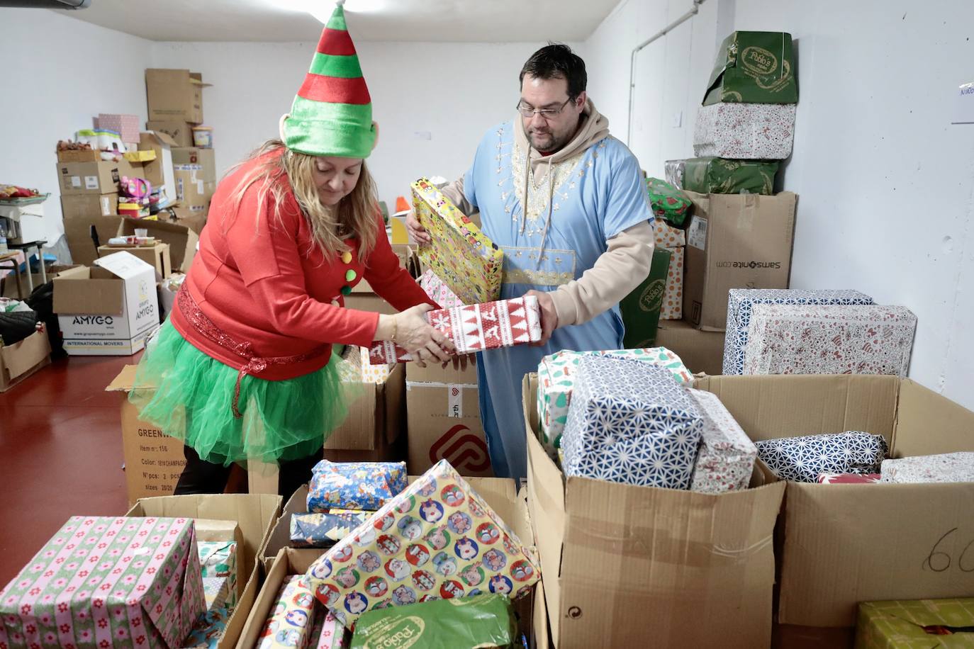 Cerca de 500 niños de 290 familias vulnerables de Valladolid, recibieron sus regalos de Reyes gracias a la plataforma 'Entre Todos Ayudamos' 