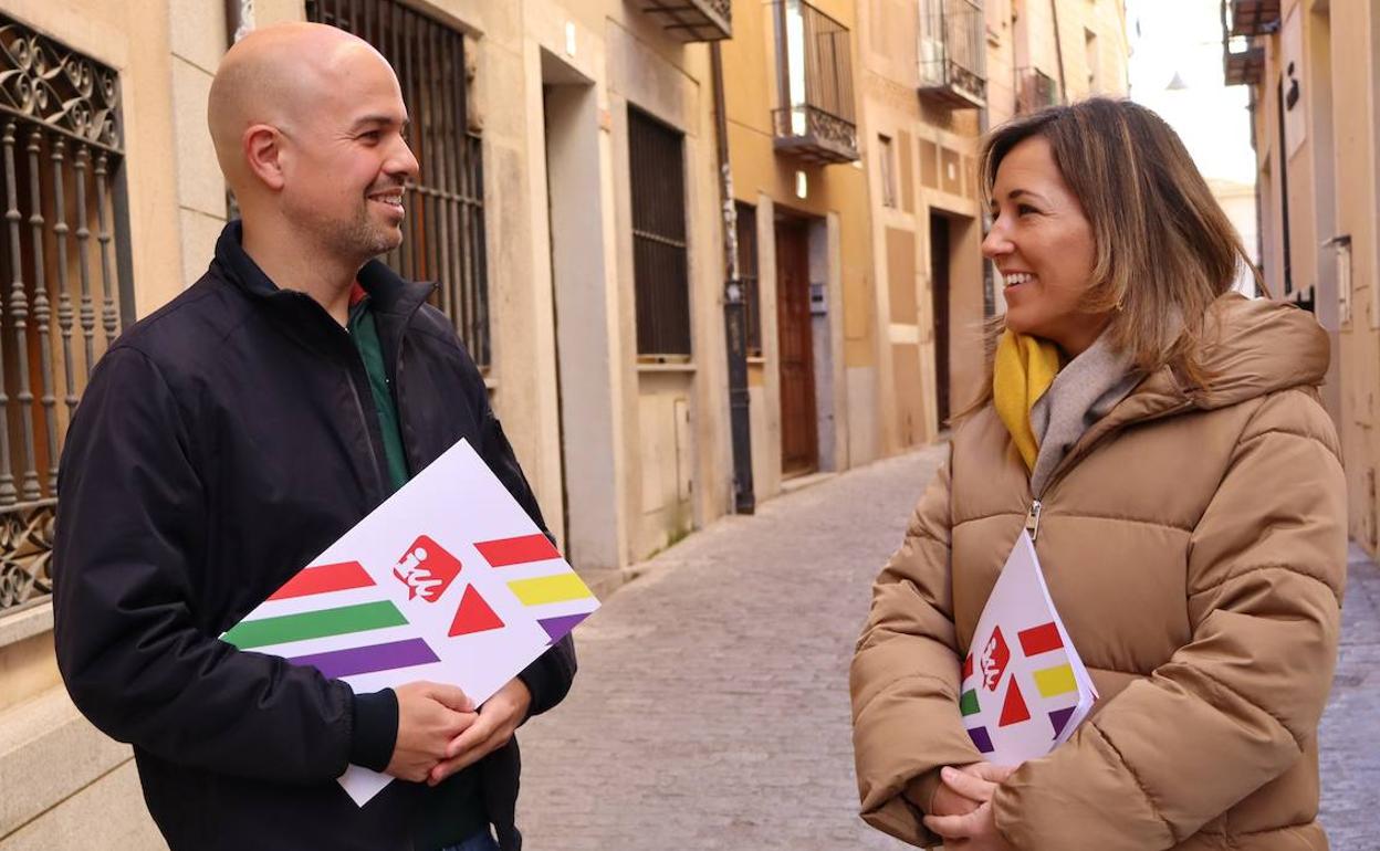 Ángel Galindo y Ana Peñalosa, concejales de Izquierda Unida en el Ayuntamiento de Segovia.