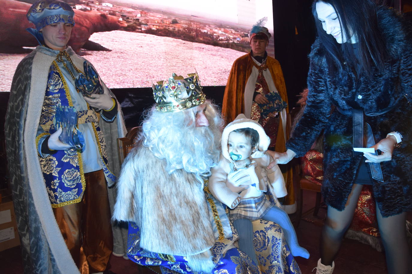 Fotos: Los Reyes Magos llenan de ilusión la provincia de Palencia