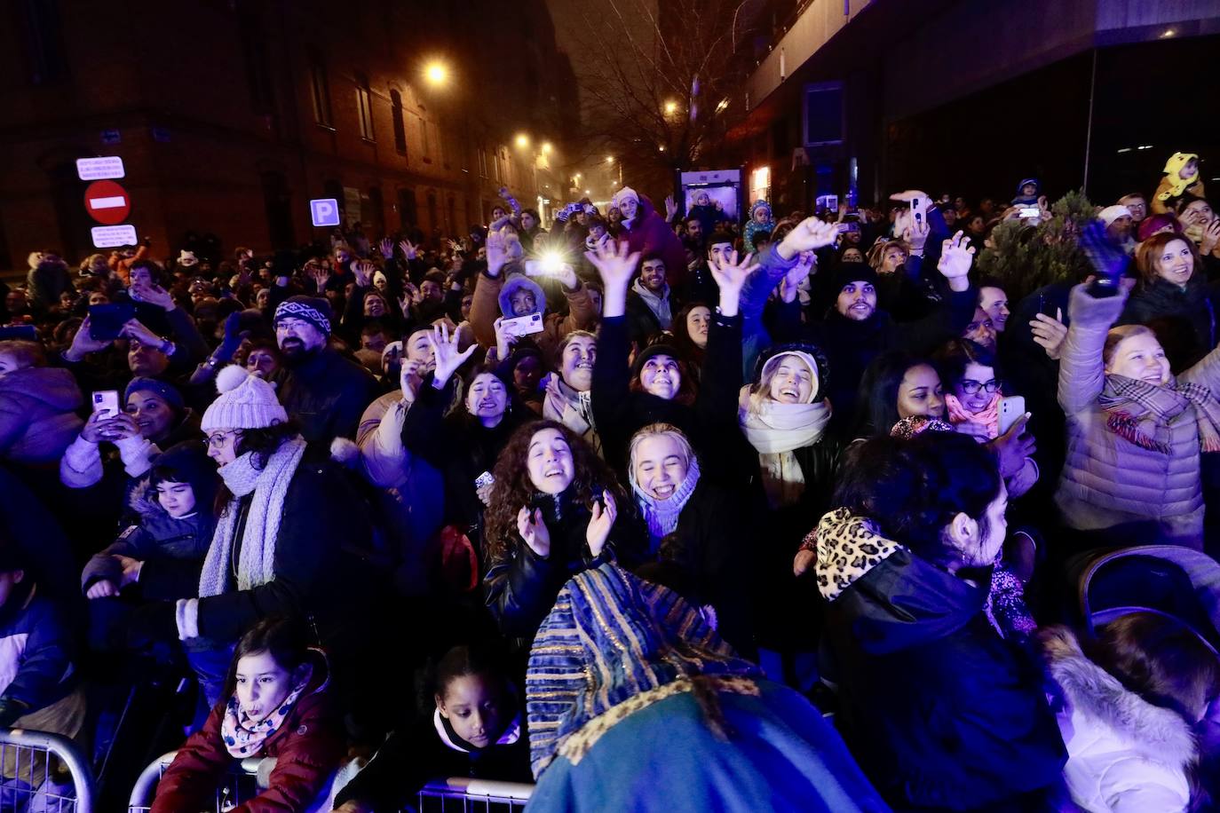 Fotos: Los Reyes Magos reparten ilusión y chucherías en Valladolid