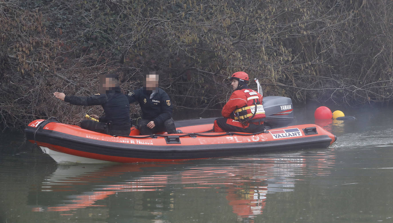 Fotos: Rescate de un conductor en el río Carrión