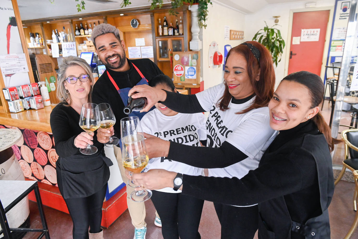 Celebración en el bar hostal Puerta La Villa, de Tordesillas 