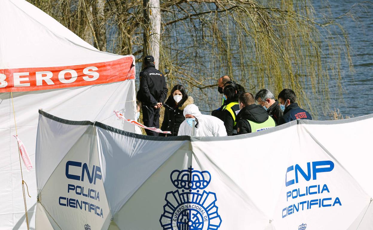 Los servicios de emergencia intervienen tras un ahogamiento en el río Duero. 