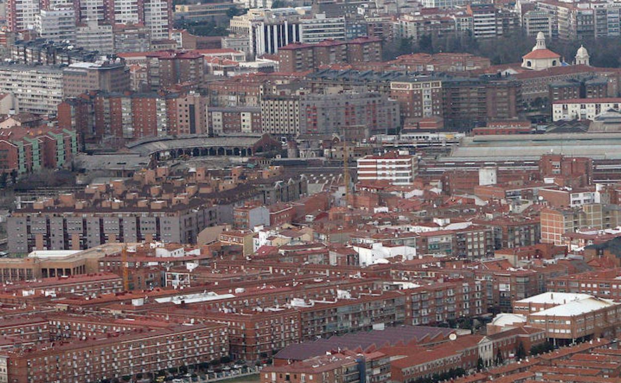 Vista área de la trama de edificios desde el barrio de Delicias.