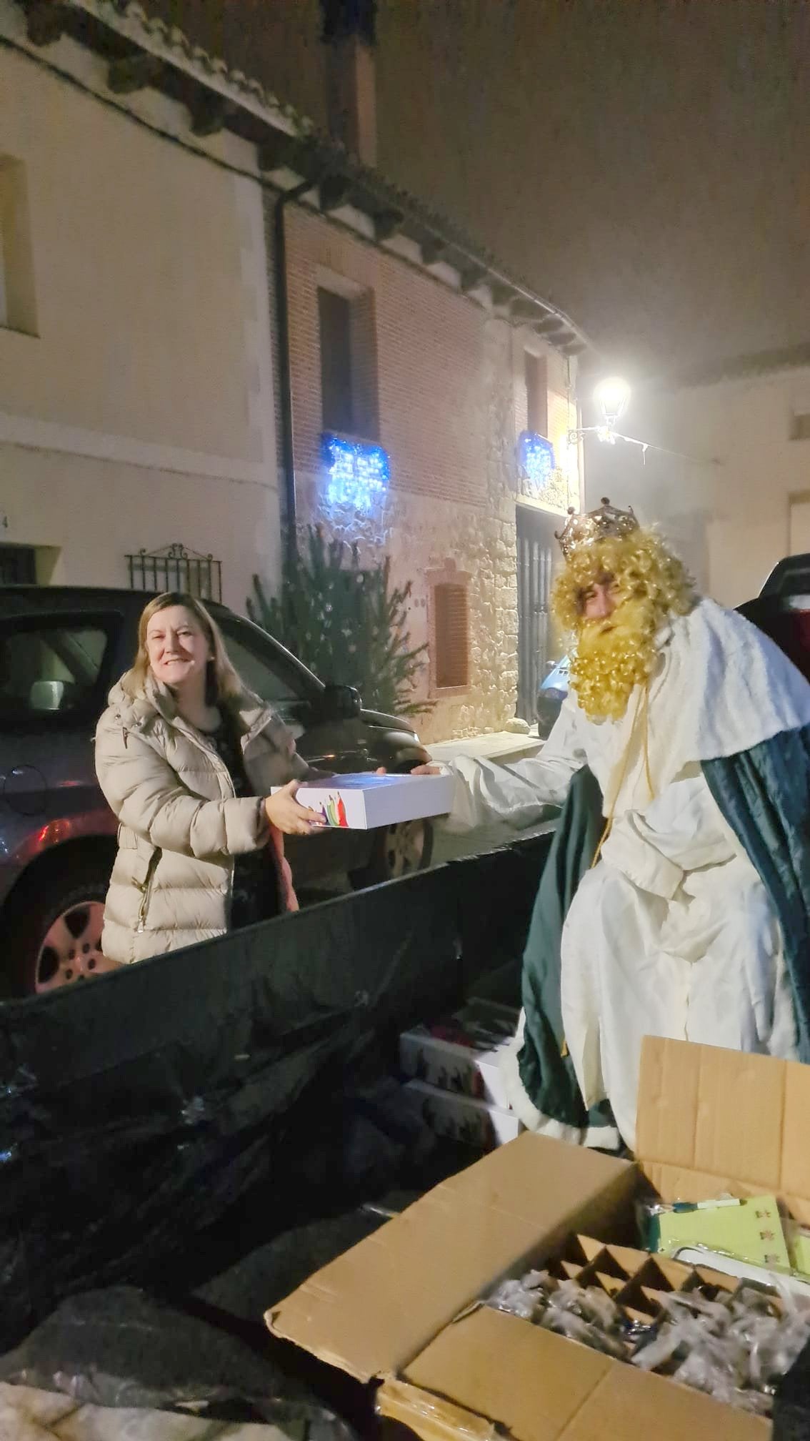 Cordovilla la Real ha brillado durante la Navidad con una esmerada decoración de árboles navideños