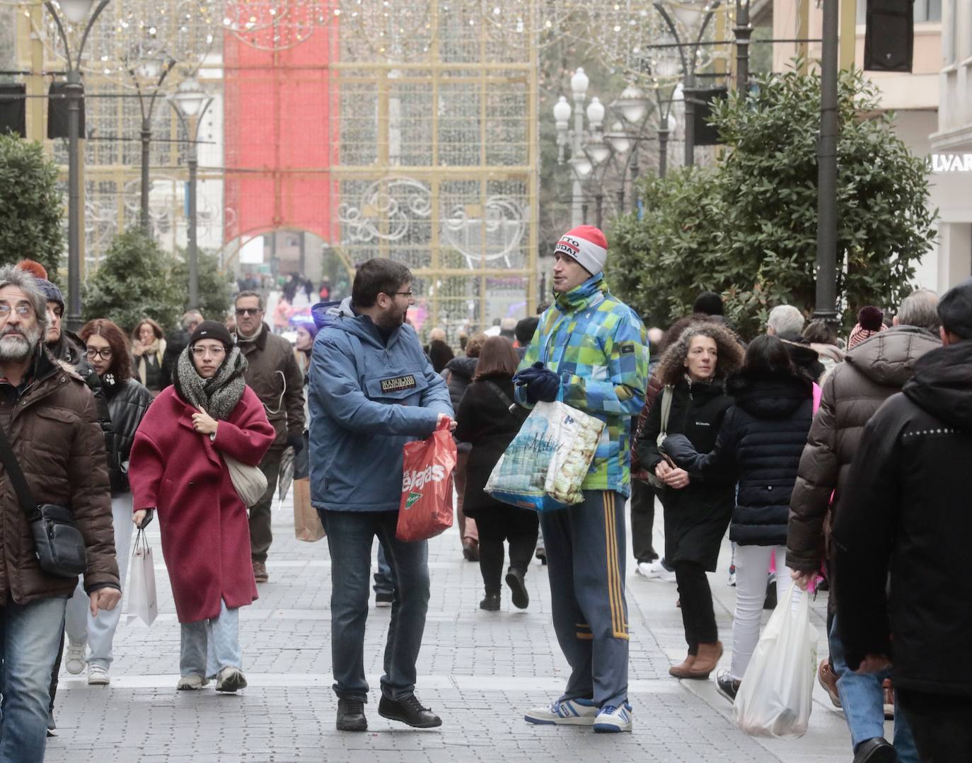 Fotos: Arrancan 50 días de rebajas, las últimas para El Corte Inglés de Constitución