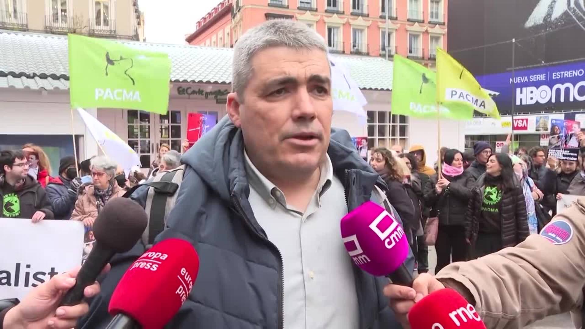 Pacma y Progreso en Verde protestan en 27 ciudades contra la Ley de Bienestar Animal