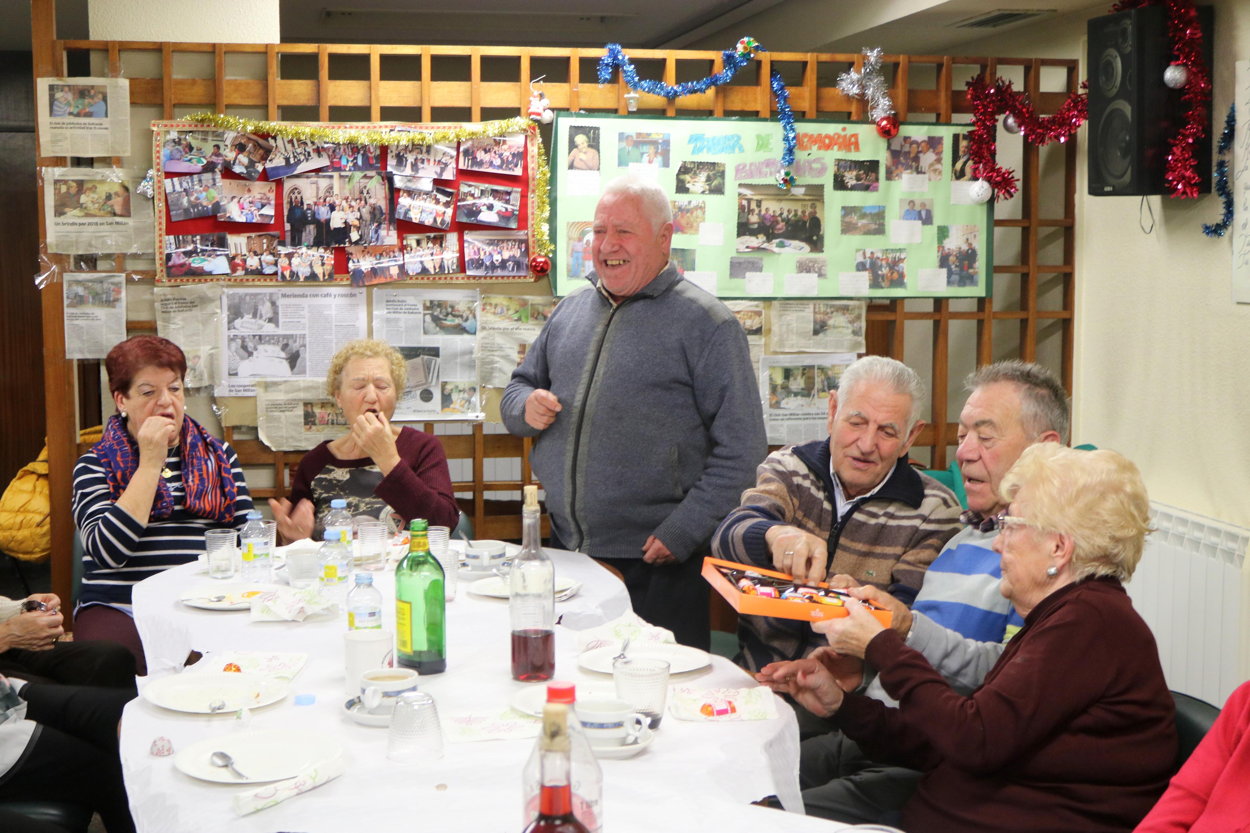 El Club de Jubilados 'San Millán' celebró el tradicional encuentro navideño