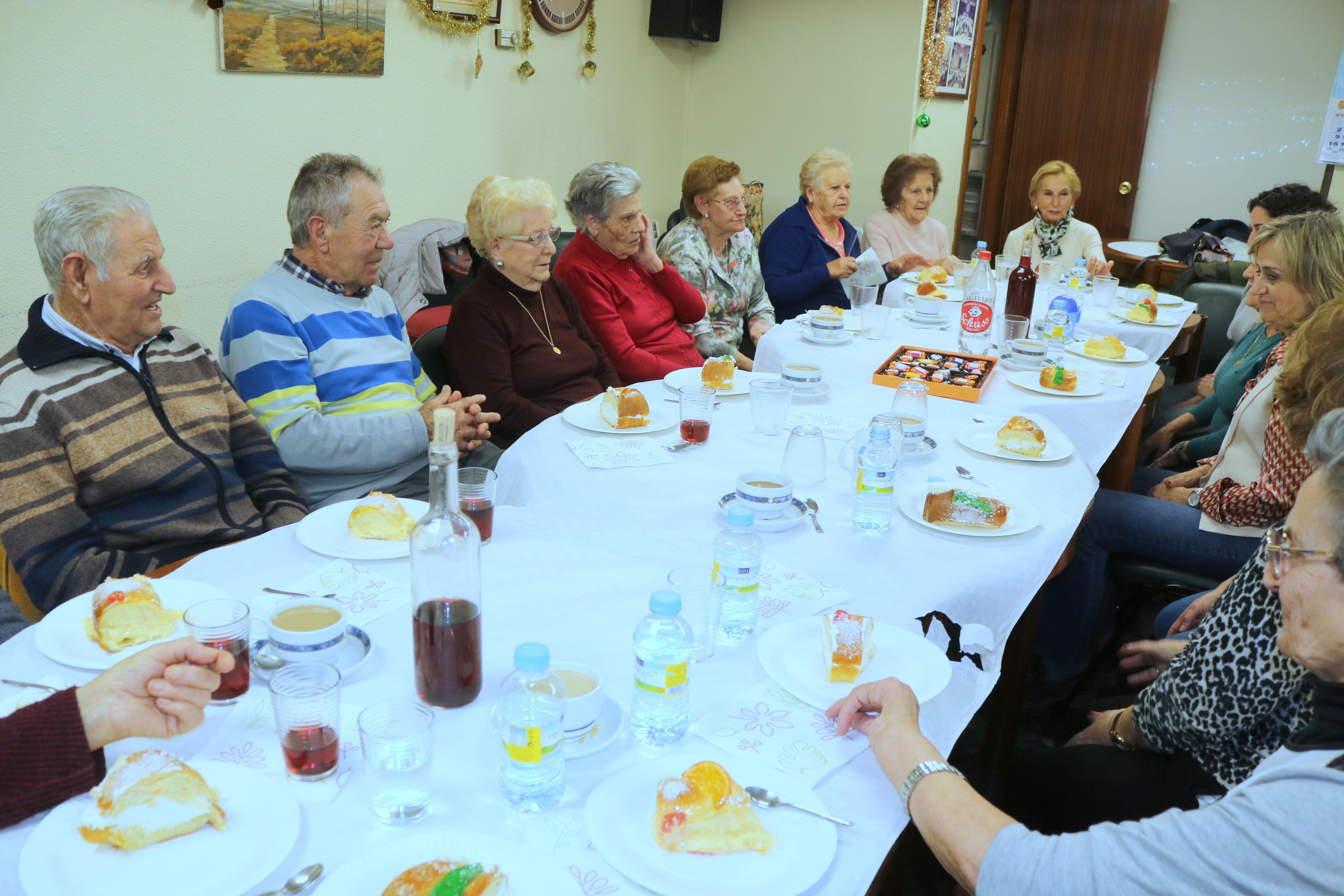 El Club de Jubilados 'San Millán' celebró el tradicional encuentro navideño
