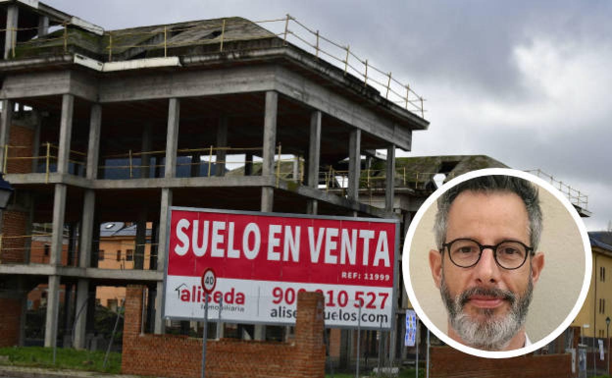 Bloques de viviendas en construcción en El Espinar; y en el círculo, el director de Estudios de Pisos.com, Ferrán Font. 