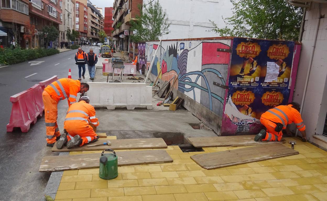 Obras de urbanización en Valladolid, en una imagen de archivo. 