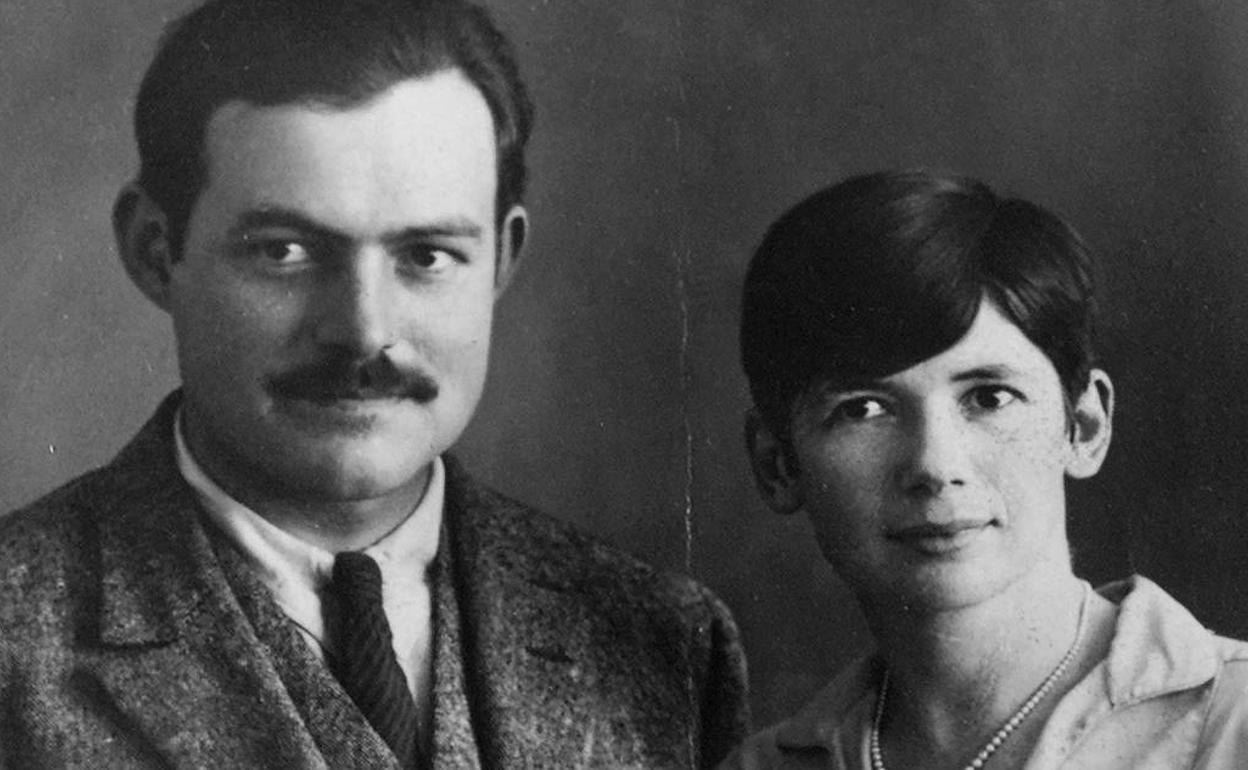 Ernest Hemingway y Pauline Pfeiffer, en 1927, al poco de comenzar su relación. 