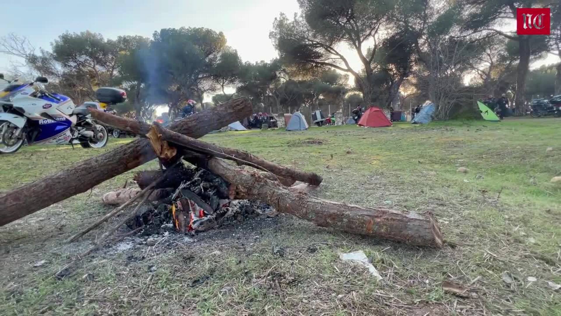 Los Pingüinos empiezan a tomar la campa de la antigua Hípica Militar