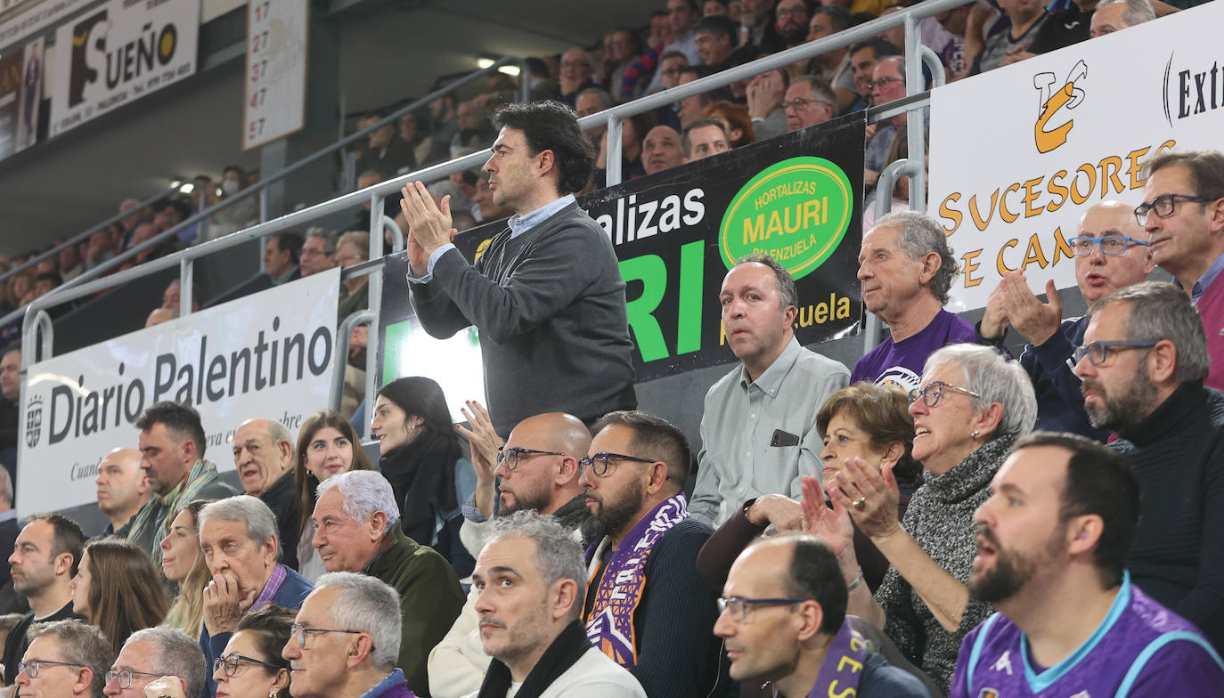 Fotos: Búscate en la grada del Zunder Palencia-Leyma Coruña