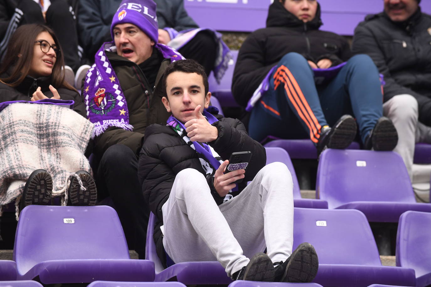 Fotos: Búscate en la grada del Real Valladolid-Rayo Vallecano (1/4)