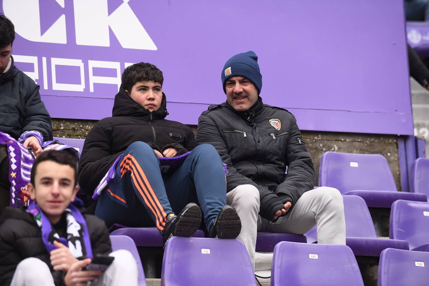 Fotos: Búscate en la grada del Real Valladolid-Rayo Vallecano (1/4)