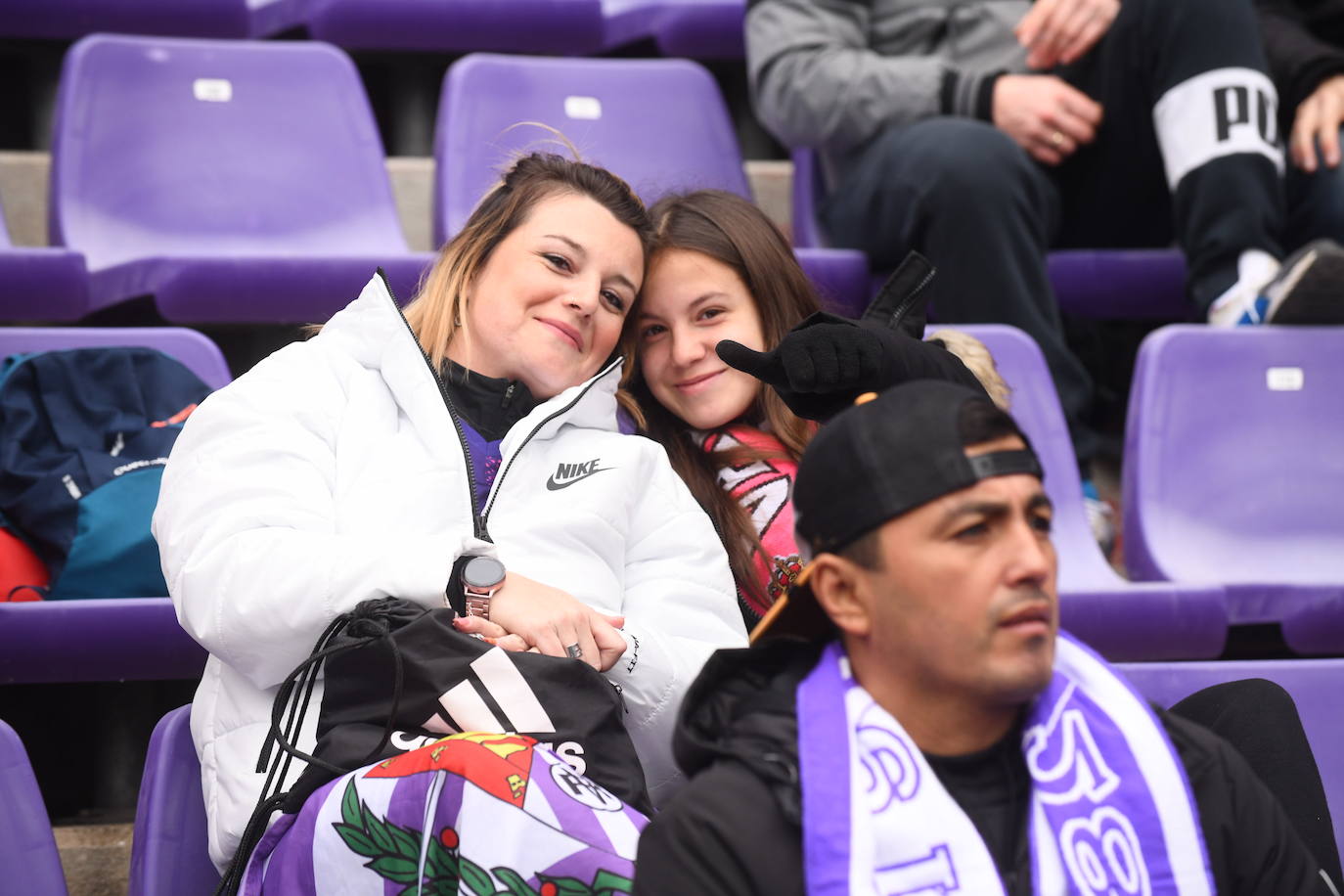 Fotos: Búscate en la grada del Real Valladolid-Rayo Vallecano (1/4)