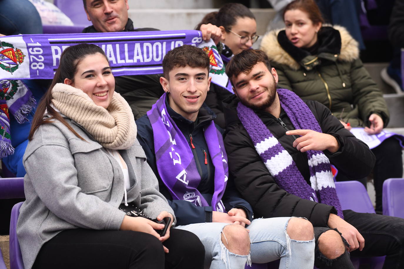 Fotos: Búscate en la grada del Real Valladolid-Rayo Vallecano (1/4)
