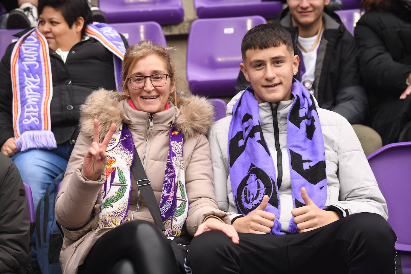 Fotos: Búscate en la grada del Real Valladolid-Rayo Vallecano (1/4)