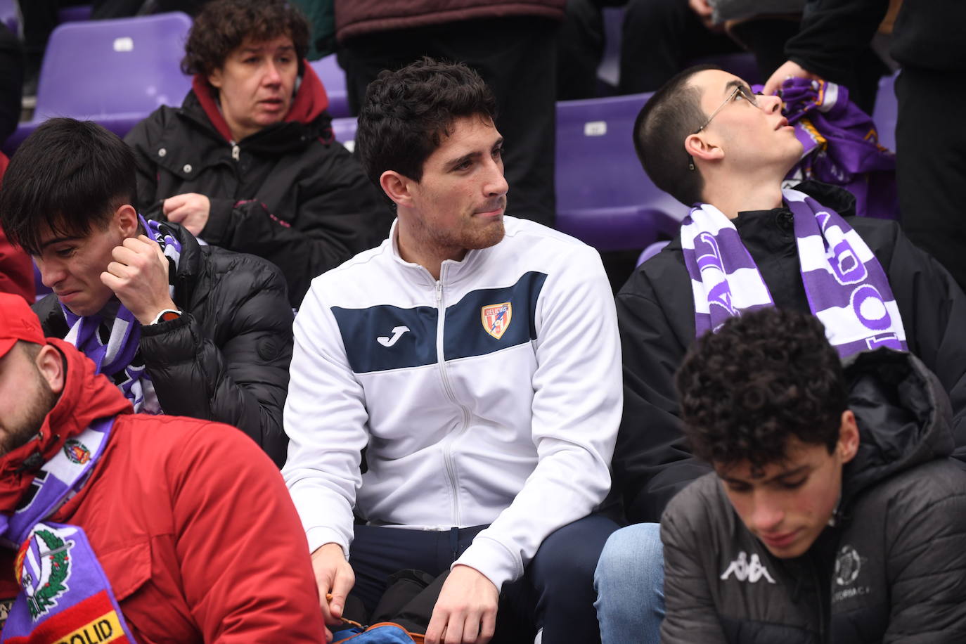 Fotos: Búscate en la grada del Real Valladolid-Rayo Vallecano (1/4)