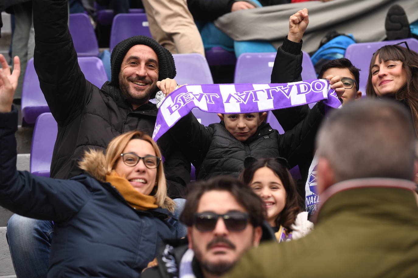 Fotos: Búscate en la grada del Real Valladolid-Rayo Vallecano (1/4)