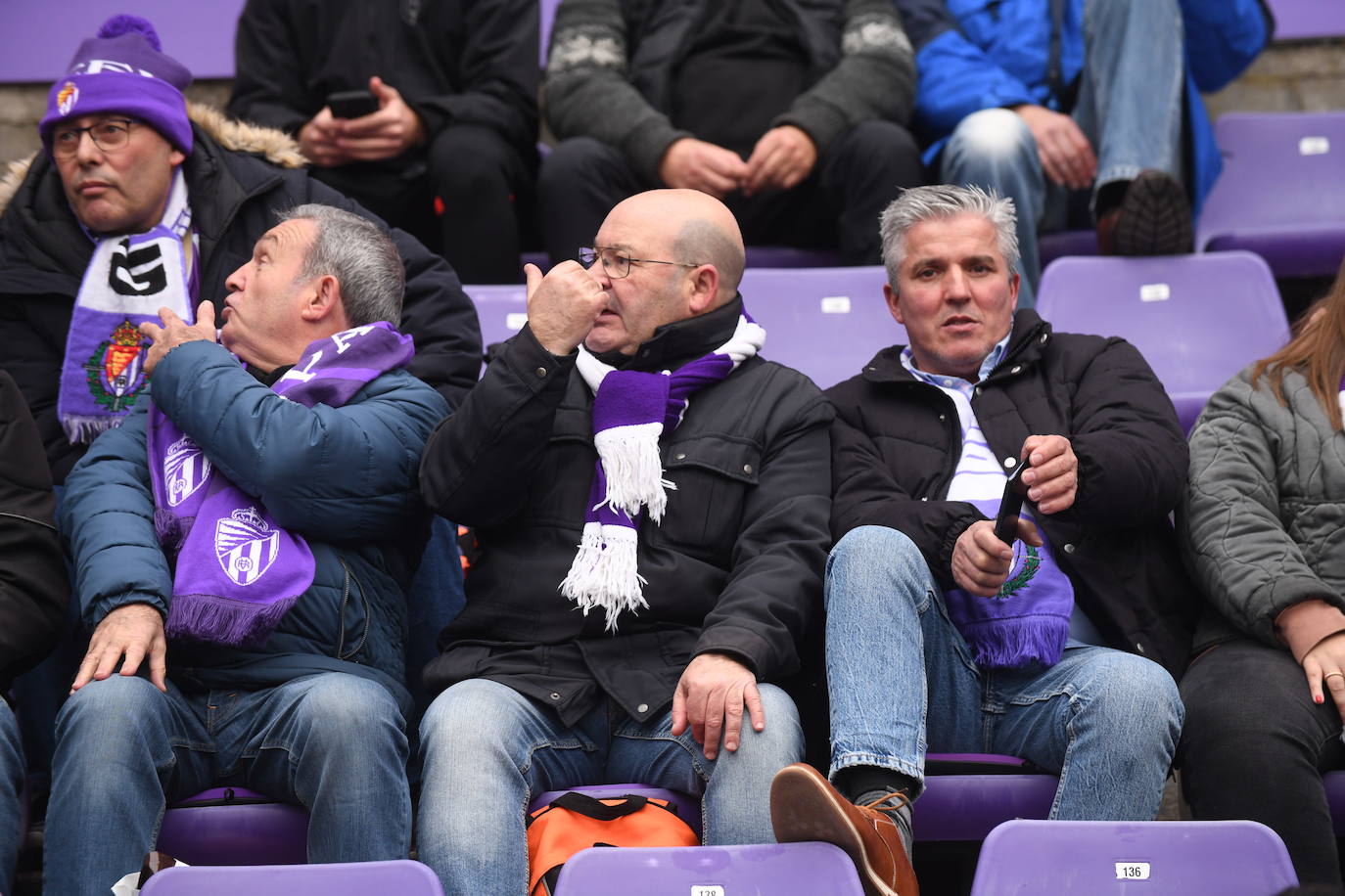 Fotos: Búscate en la grada del Real Valladolid-Rayo Vallecano (3/4)