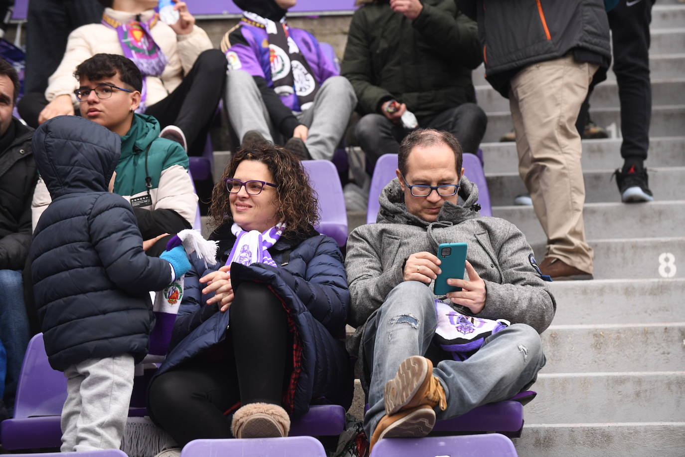 Fotos: Búscate en la grada del Real Valladolid-Rayo Vallecano (3/4)