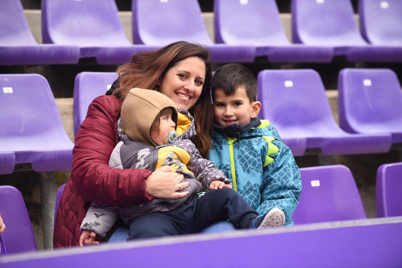 Fotos: Búscate en la grada del Real Valladolid-Rayo Vallecano (4/4)