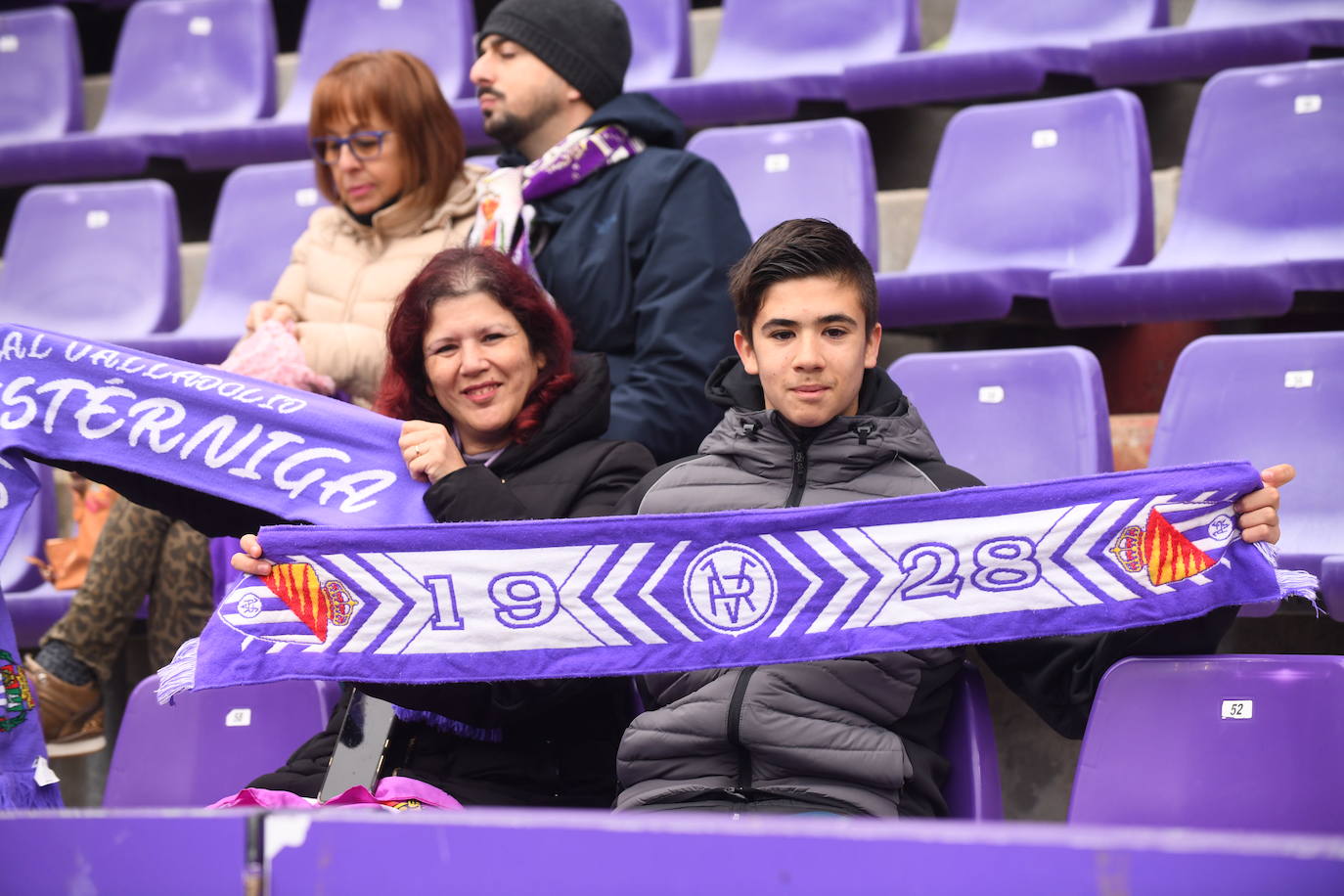 Fotos: Búscate en la grada del Real Valladolid-Rayo Vallecano (4/4)