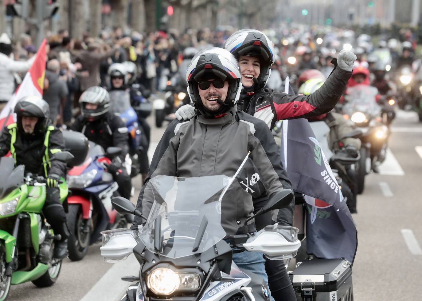 Fotos: Desfile de banderas en Pingüinos 2023 (2/4)