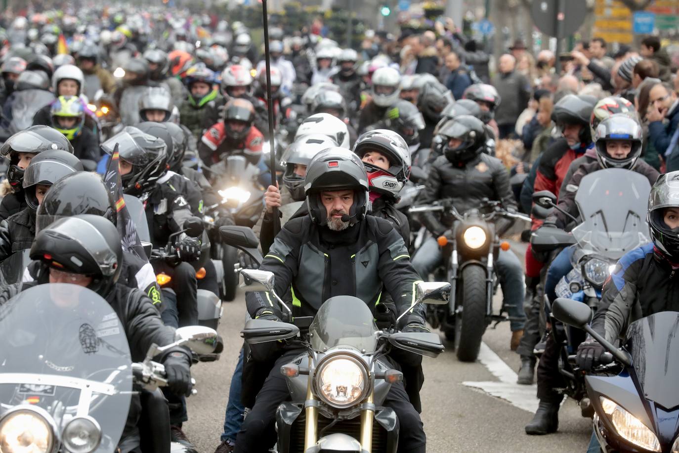 Fotos: Desfile de banderas en Pingüinos 2023 (2/4)