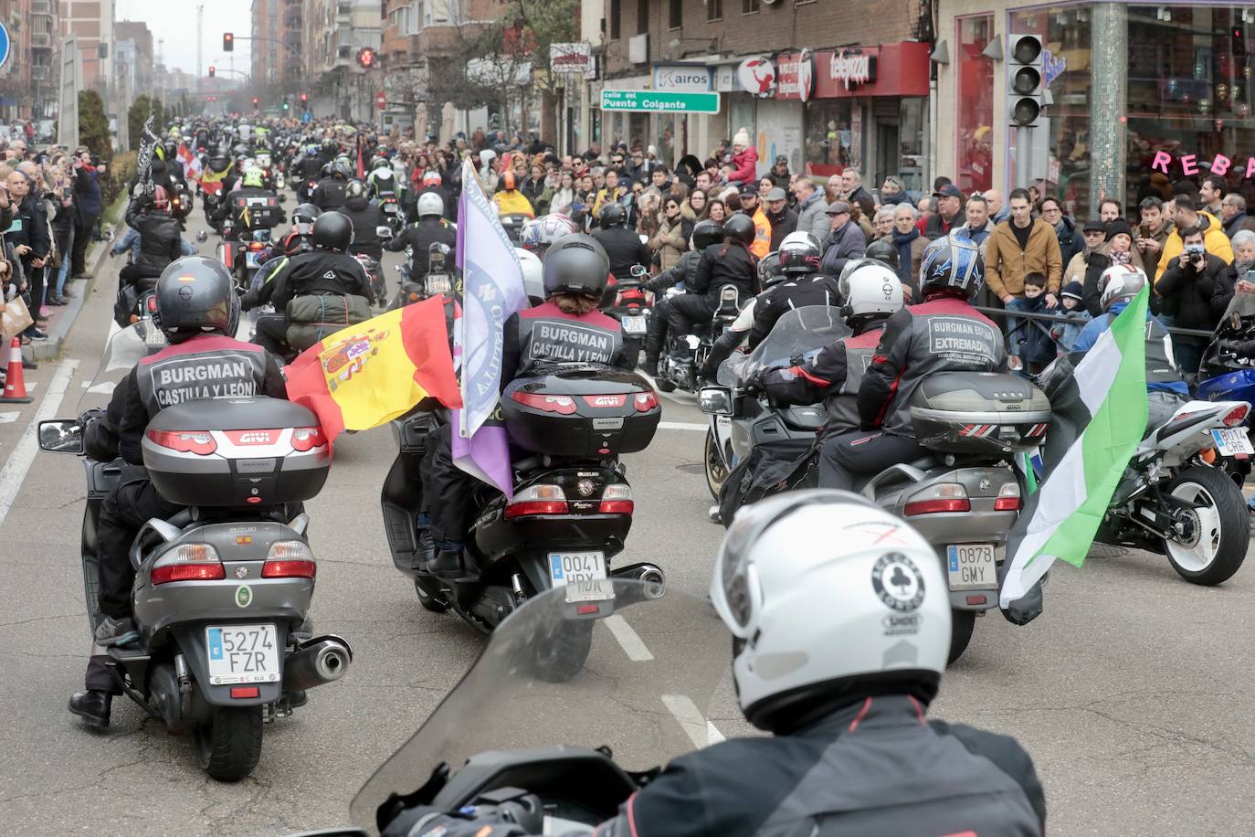 Fotos: Desfile de banderas en Pingüinos 2023 (2/4)