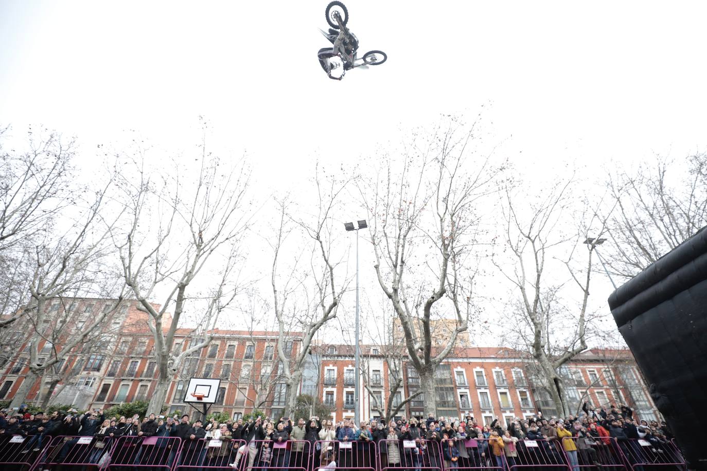 Fotos: Desfile de banderas en Pingüinos 2023 (2/4)