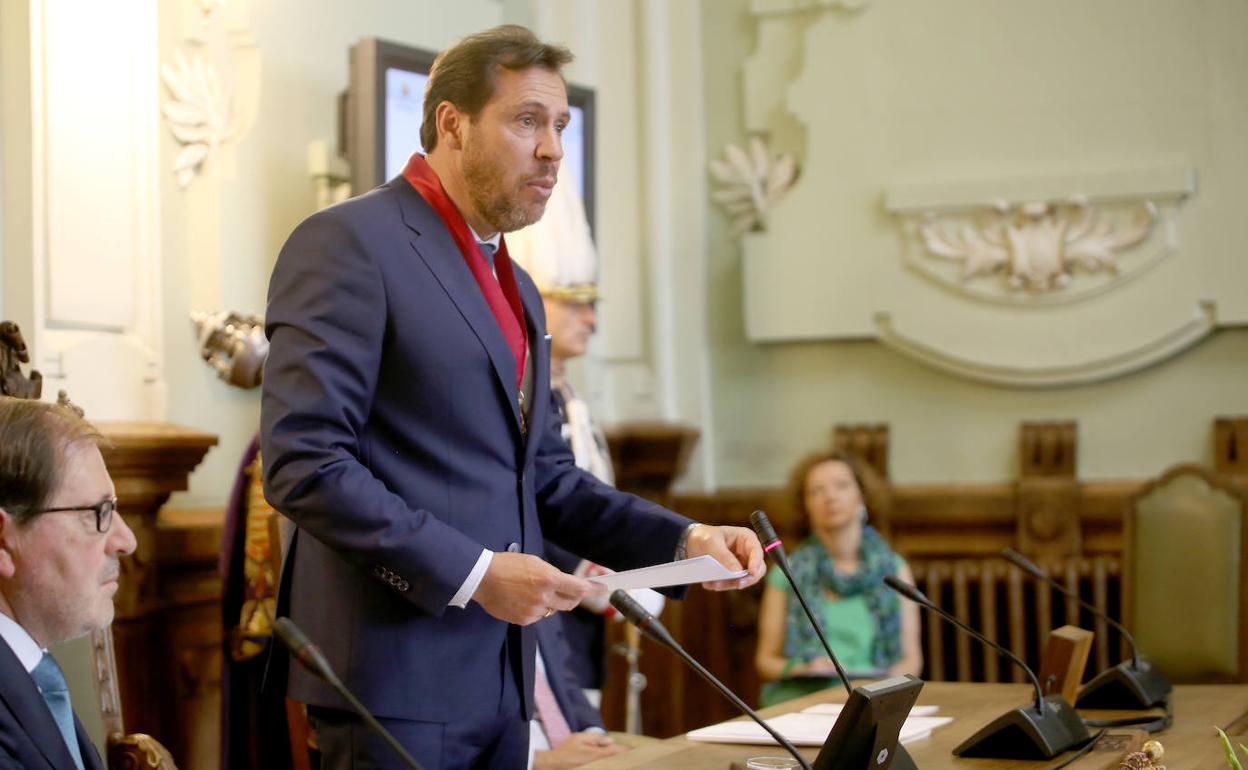 Óscar Puente, durante el Pleno de constitución del nuevo ayuntamiento de Valladolid en junio de 2019. 