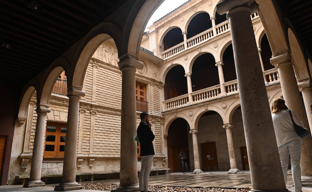 Patio del Palacio de Butrón, zona visitable de la futura Casa museo dedicada a Miguel Delibes. 