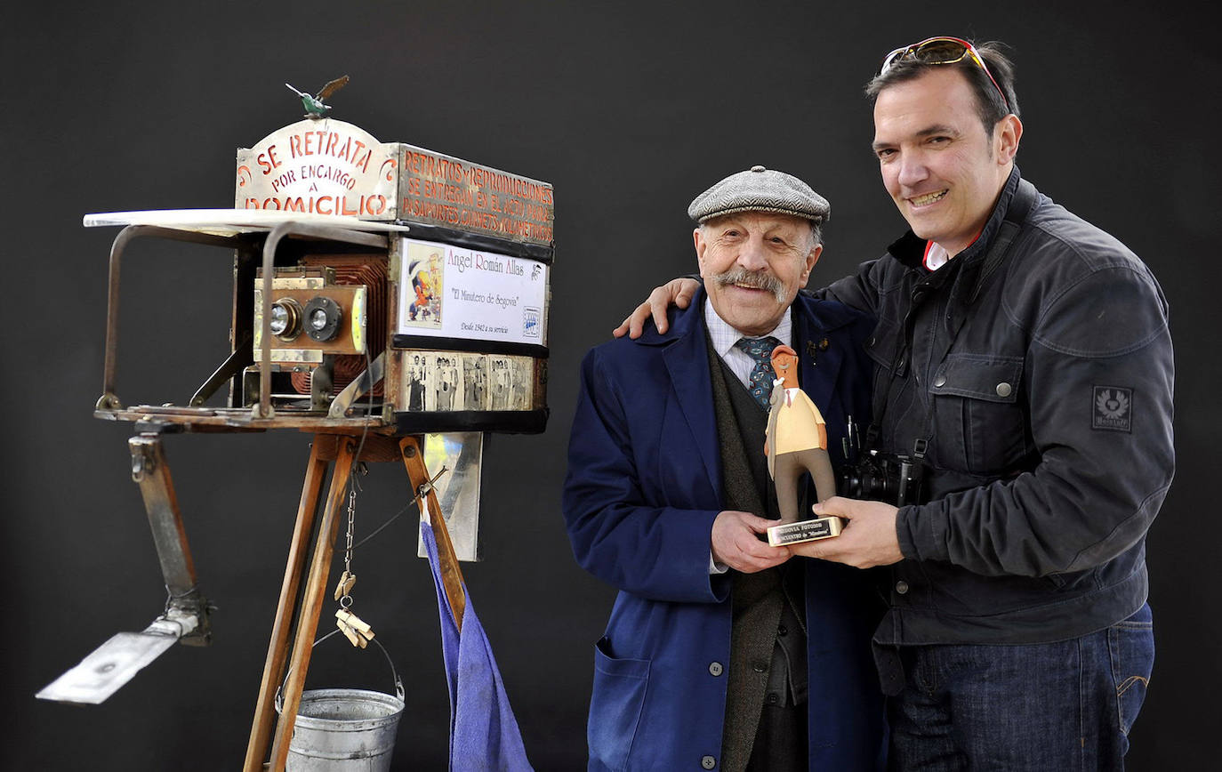 Fallece Ángel Román, el Minutero de Segovia. 
