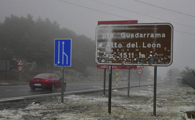 La nieve obliga a prohibir la circulación de camiones en el Alto del León