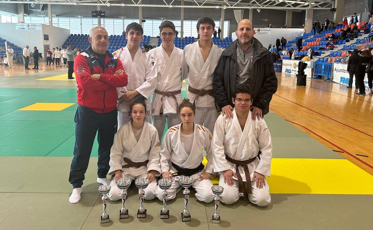 Los judokas vallisoletanos que consiguieron medalla en el Torneo Internacional Cadete.