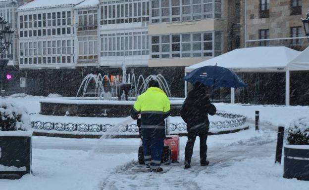 5.000 toneladas de sal, 3.000 efectivos y 450 máquinas: así es el operativo contra la nieve