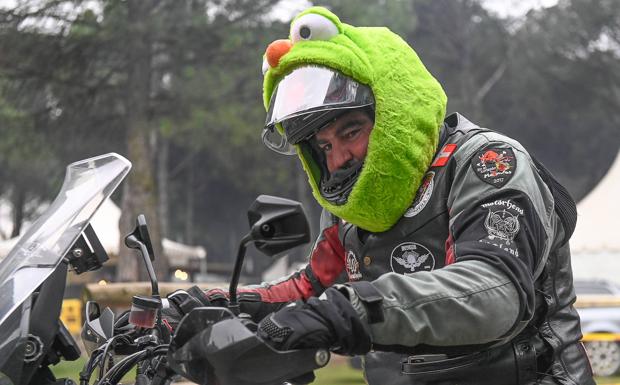 «He recorrido más de 100.000 kilometros en esta moto con la Rana Gustavo de copiloto»