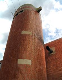 Imagen secundaria 2 - Oficinas y torre. 