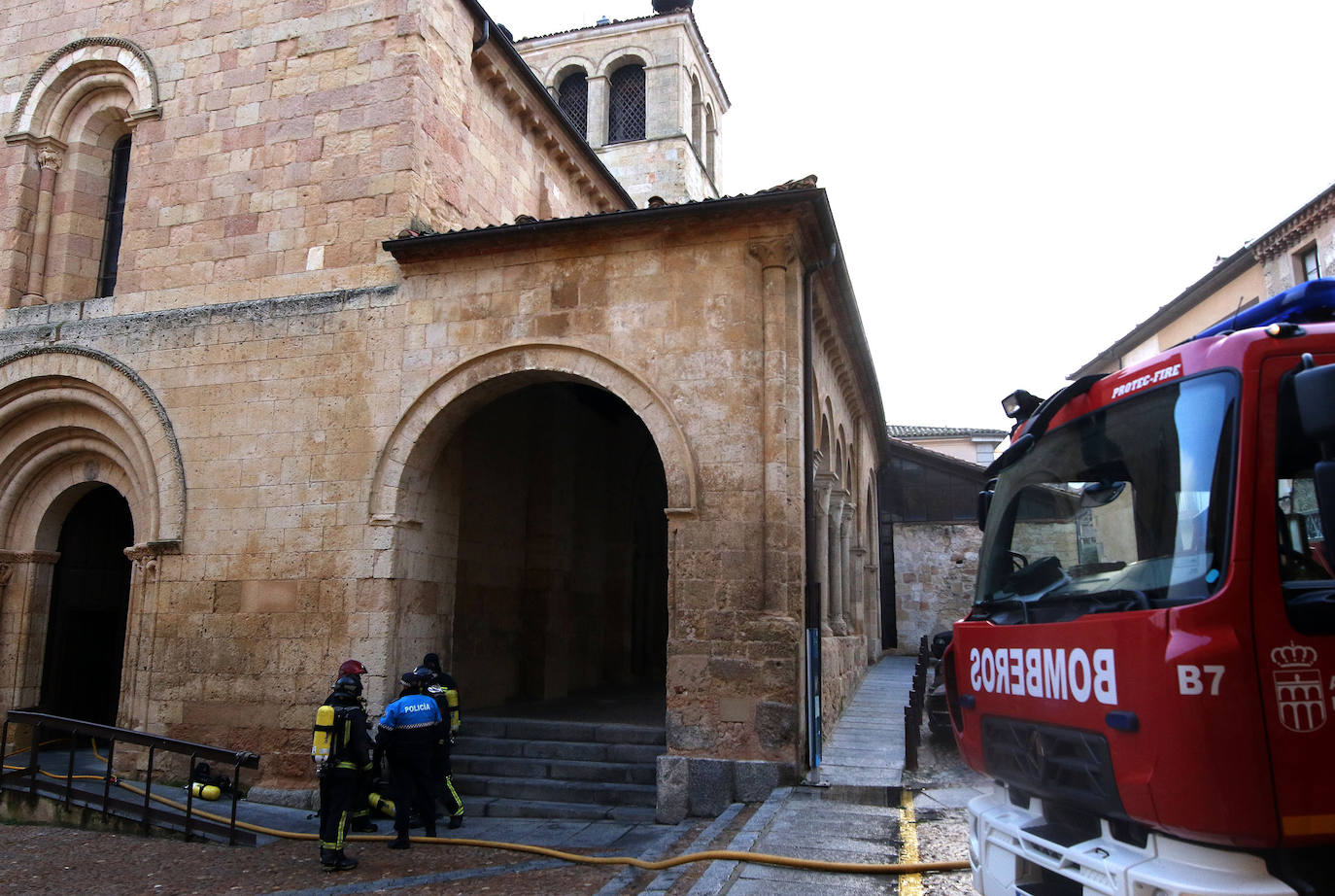 Incendio en la iglesia de la Trinidad. 