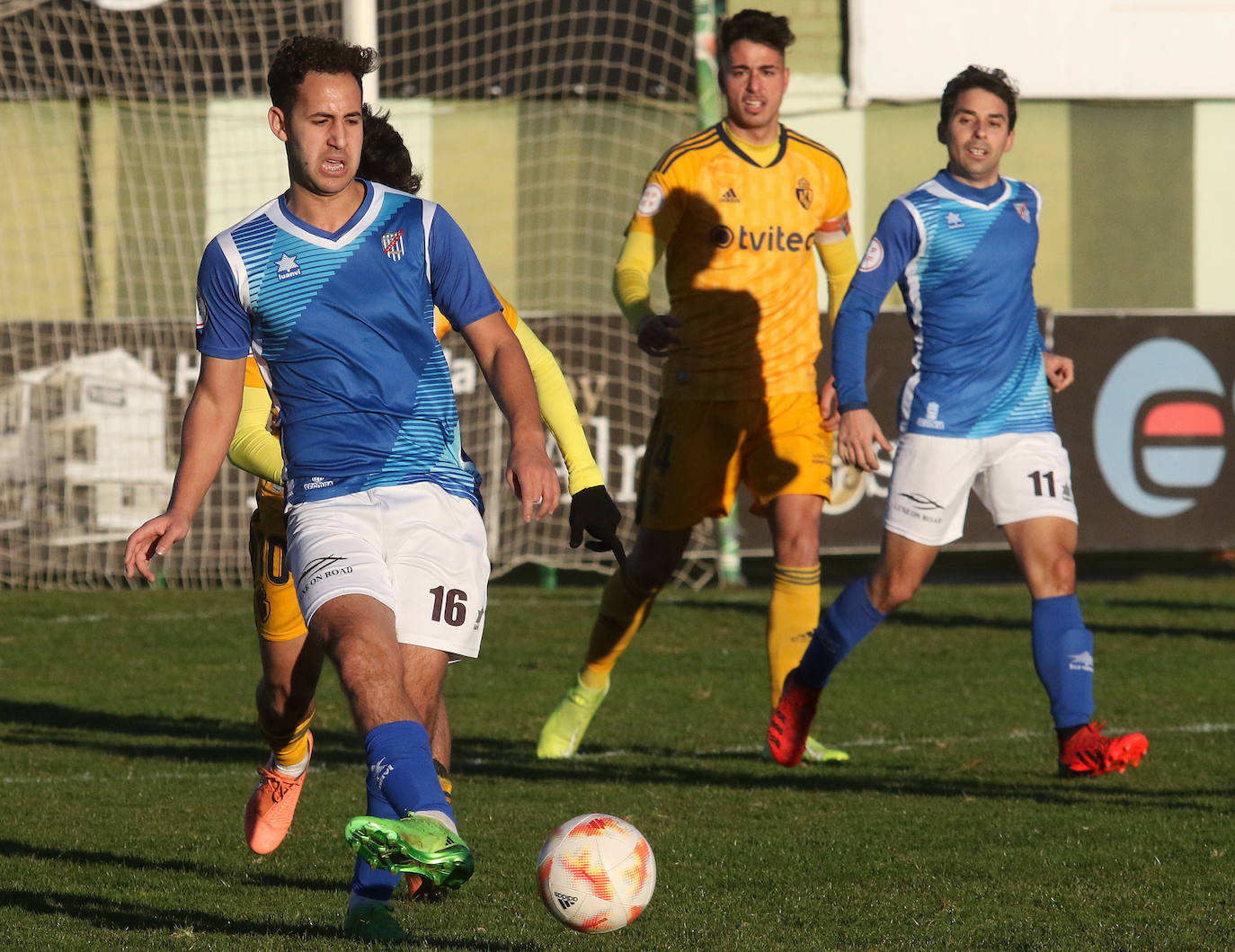 Partido entre el Unami y la Ponferradina en La Albuera