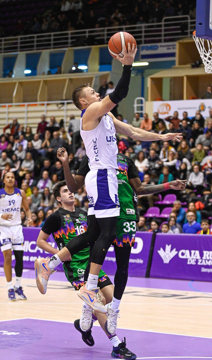 Fotos: Real Valladolid 90-86 Cáceres Patrimonio de la Humanidad