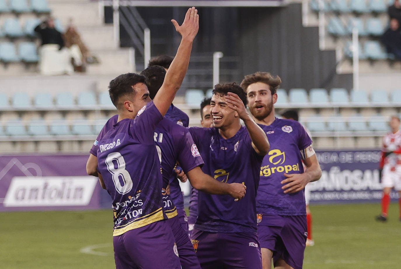 El equipo morado se mete en la lucha por el 'play-off' de ascenso a Primera RFEF